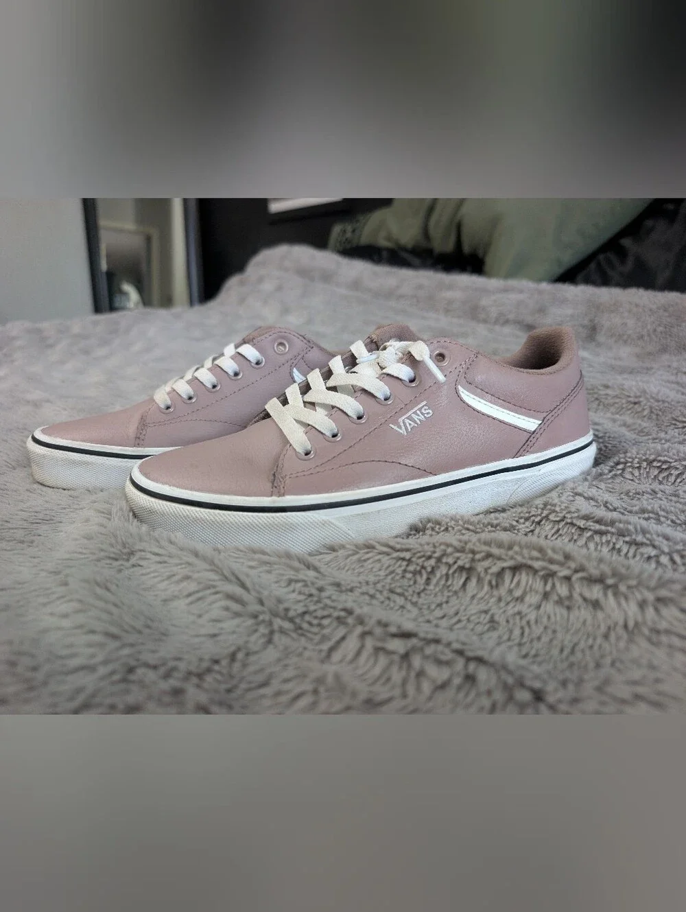 Vans Mauve Leather Low-Top Sneakers
